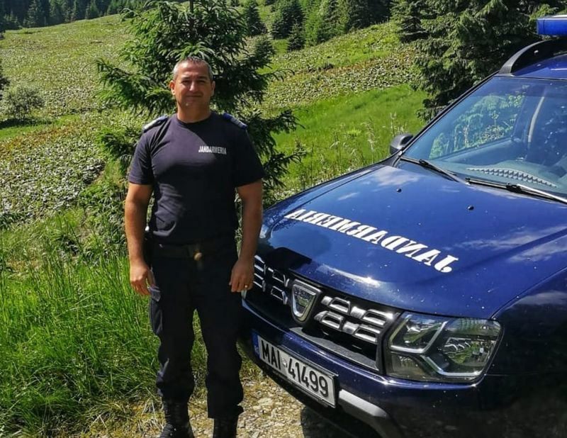 Femeie salvată jandarmi