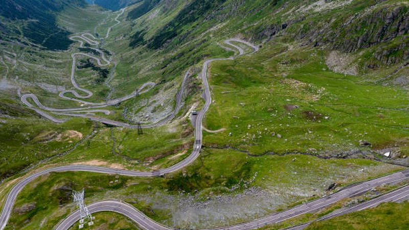 Autoritățile au început să pregătească redeschiderea circulației rutiere pe Transalpina.