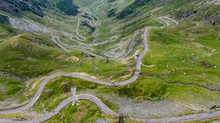 Autoritățile au început să pregătească redeschiderea circulației rutiere pe Transalpina.