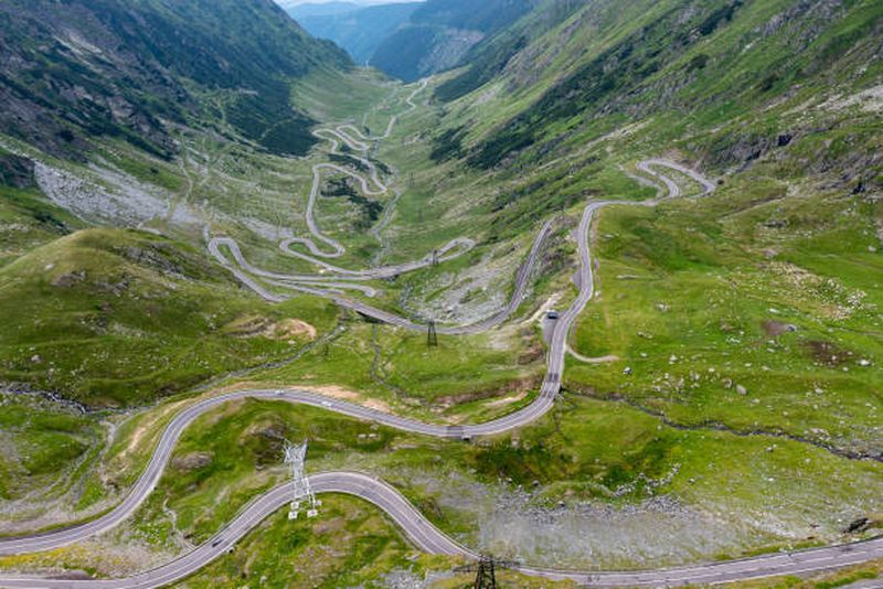 Autoritățile au început să pregătească redeschiderea circulației rutiere pe Transalpina.