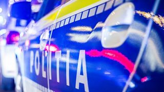 Anchetă de amploare în Dâmbovița! O polițistă ar fi fost filmată, chiar de soțul ei, în timp ce își lovea cele două fete. Cum se apară femeia?