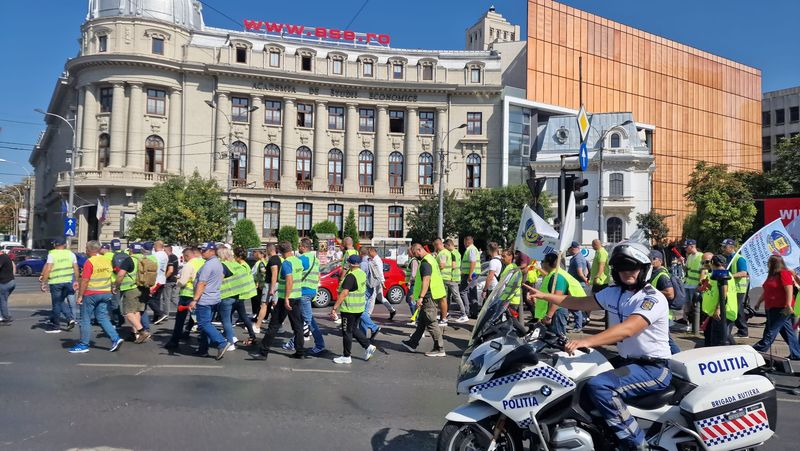 Polițiștii cer majorarea cu 30% a salariului de bază 