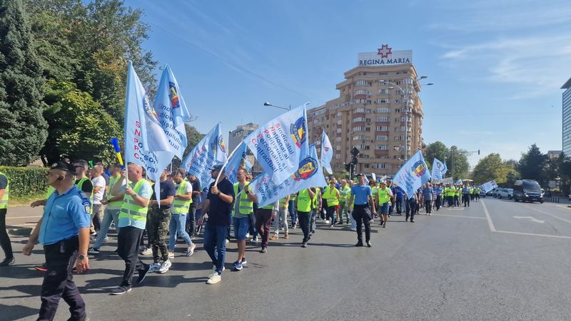 Polițiștii cer majorarea cu 30% a salariului de bază 