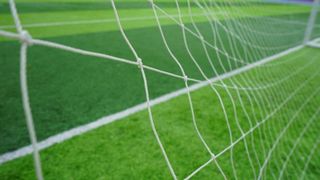 Copil rănit poartă fotbal