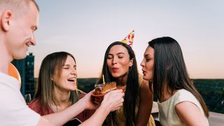 femeie care celebreaza ziua numelui de sfantul gheorghe