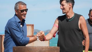 Filip este sudicul care a cedat brățara și “viața” unei nordice; Au fost emoții puternice aseară la “Insula de 1 milion”; Filip a părăsit competiția, după ce a salvat-o pe Nicoleta