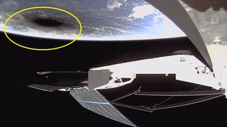 VIDEO. Cum s-a văzut eclipsa de Soare din spațiu. Imagini uimitoare cu "gaura neagră" de pe Planeta albastră