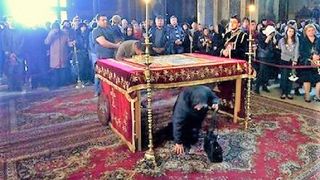 trecerea pe sub masa