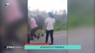 VIDEO - Scene de groază &icirc;n Mureș! Un t&acirc;năr a fost filmat c&acirc;nd amenință un bărbat cu toporul &icirc;n fața altor oameni