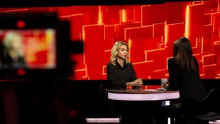 Duminică, la “40 de întrebări cu Denise Rifai”, povestea de viață “parfumată” a Denisei Tănase: De la succesul în muzică la reușita în afaceri