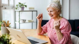 Vești bune pentru femei! Ministrul Muncii a făcut un anunț important în ceea ce privește vârsta de pensionare