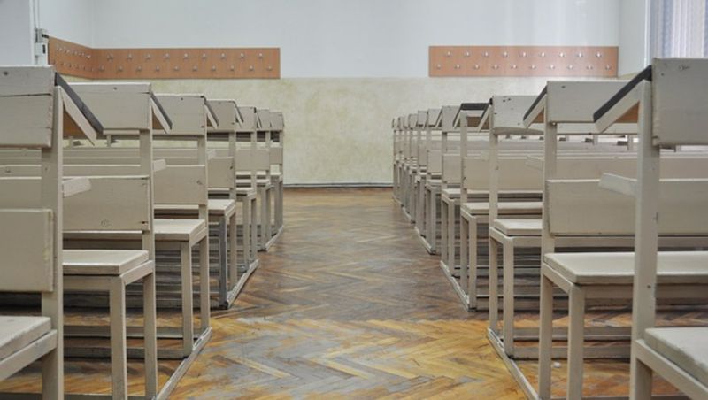 Profesor geografie reținut București