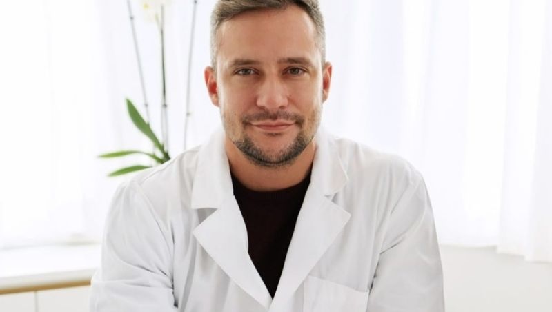 Medic mort București