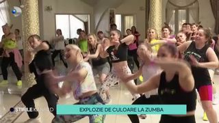 VIDEO - Explozie de culoare la Zumba, &icirc;n Băile Felix! Cursanții au &icirc;nvățat mișcările ideale pentru un tonus perfect