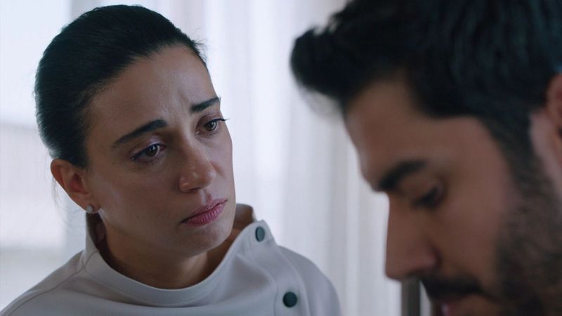 serialul o dragoste personaje