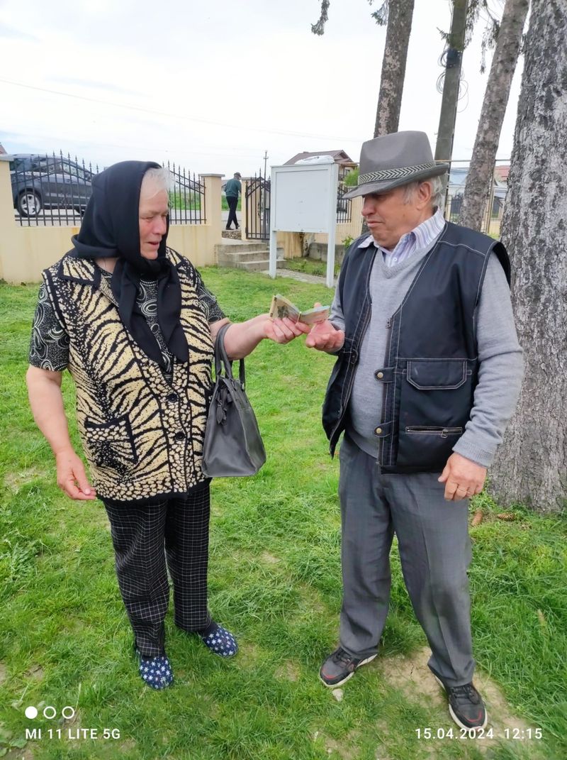 Cine a pierdut suma de 4.100 lei pe stradă