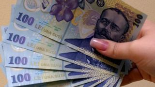 Cine a pierdut suma de 4.100 lei pe stradă