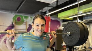 Cristina Neagu și-a condus tatăl pe ultimul drum