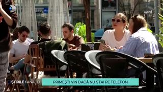VIDEO - Strategia unui restaurant: Primești vin gratis dacă nu stai pe telefon