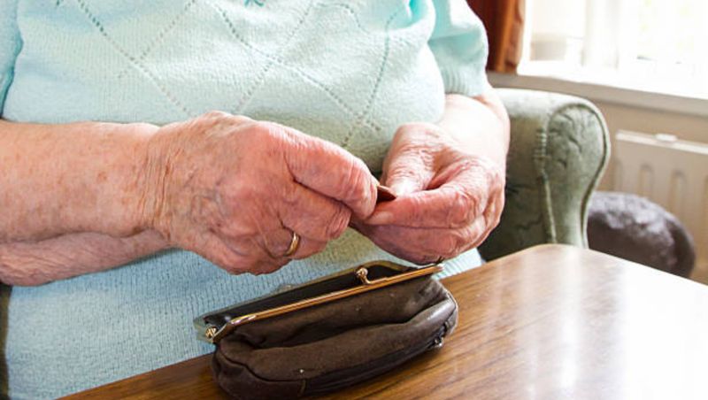 Întârziere pensii Paște