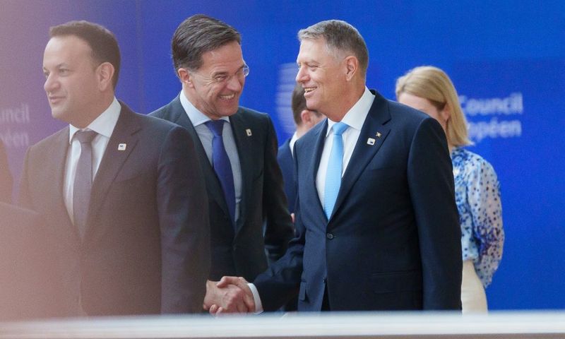 Klaus Iohannis și Mark Rutte, competiție pentru șefia NATO