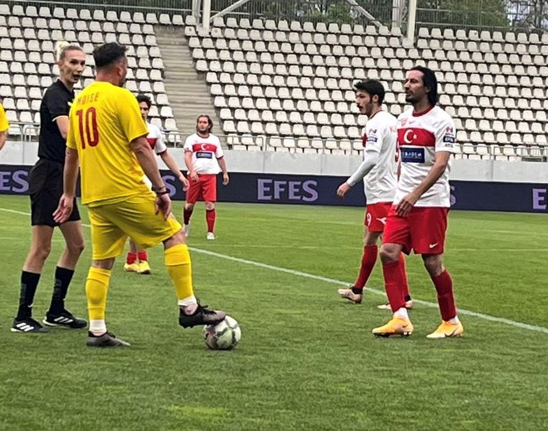 secventa meci  Nationala Artiştilor Fotbalişti din România şi Naţionala Artiştilor Fotbalişti din Turcia