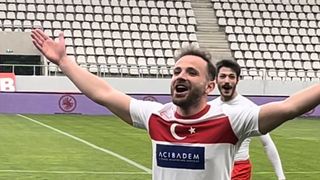 victorie turcia in meciul dintre  Nationala Artiştilor Fotbalişti din Rom&acirc;nia şi Naţionala Artiştilor Fotbalişti din Turcia