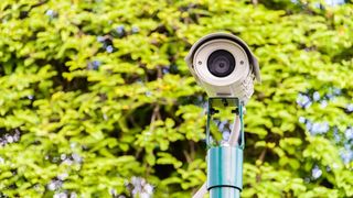 Un proiect de lege prin care românii ar putea fi filați de Poliție și Jandarmerie în spațiul public, fără acordul lor, este la doar un pas de a fi aprobat