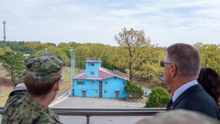 Klaus Iohannis, vizitarea zonei demilitarizate (DMZ) din Coreea de Sud