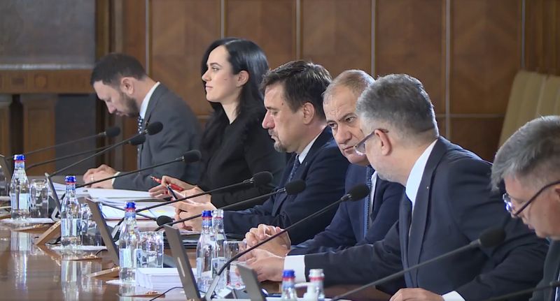 Când intră pensiile în luna mai 2024?