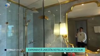 VIDEO- Experiență unică &icirc;n hotelul placat cu aur. Unde se găsește și care este prețul unei camere?  ,,Scopul nostru atunci c&acirc;nd am construit acest hotel a fost să fie accesibil tuturor''