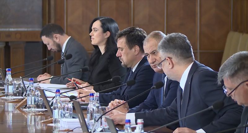 Actul legislativ al UE stabilește că salariul minim pe economie să fie ori 60% din salariul median ori 50% din salariul mediu, 