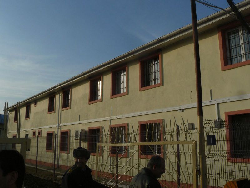 Polițistul de 43 de ani lucra la penitenciarul Mândrești din municipiul Focșani.