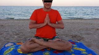 Eugen Mirtz este instructor de yoga &icirc;n Capitală