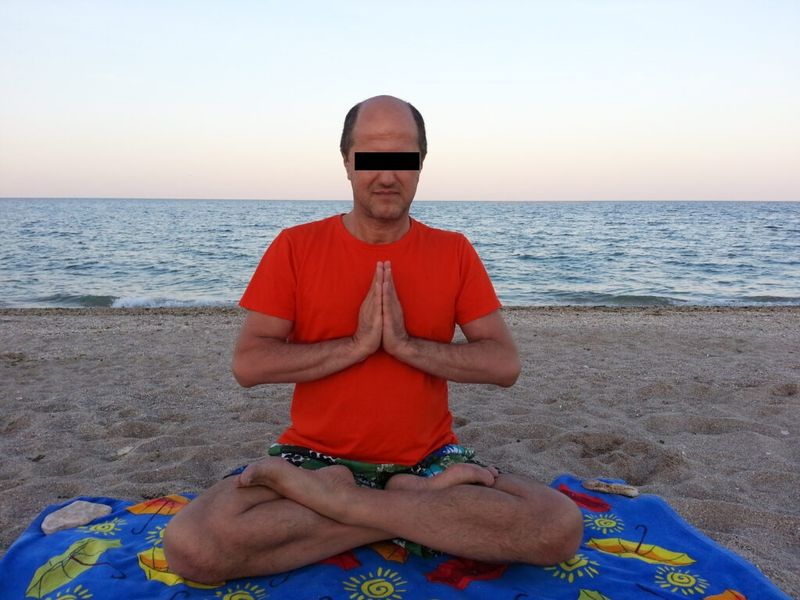 Eugen Mirtz este instructor de yoga în Capitală