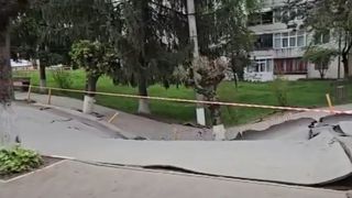 Stradă surpată Slănic