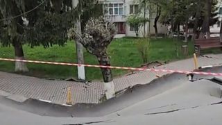 Stradă surpată Slănic