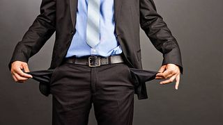 om cu buzunare goale