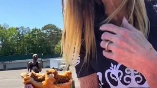 Cheryl McGregor, alături de soțul ei mult mai t&acirc;năr