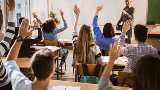 profesor si elevi