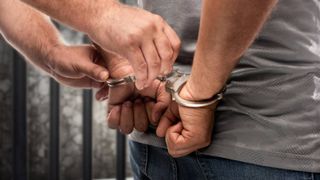 Lovit macetă Brăila