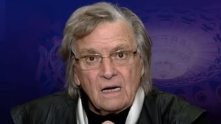 Prima reacție a lui Florin Piersic de pe patul de spital, după operația suferită. Actorul s-ar putea să stea internat și de Paște: ”Asta e cel mai important...”