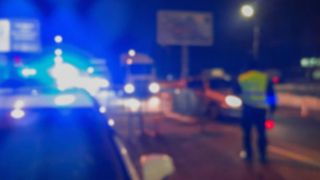 Tragedie în a doua zi de Paște! Un bărbat a fost lovit de două mașini, în timp ce traversa strada, în Mehedinți