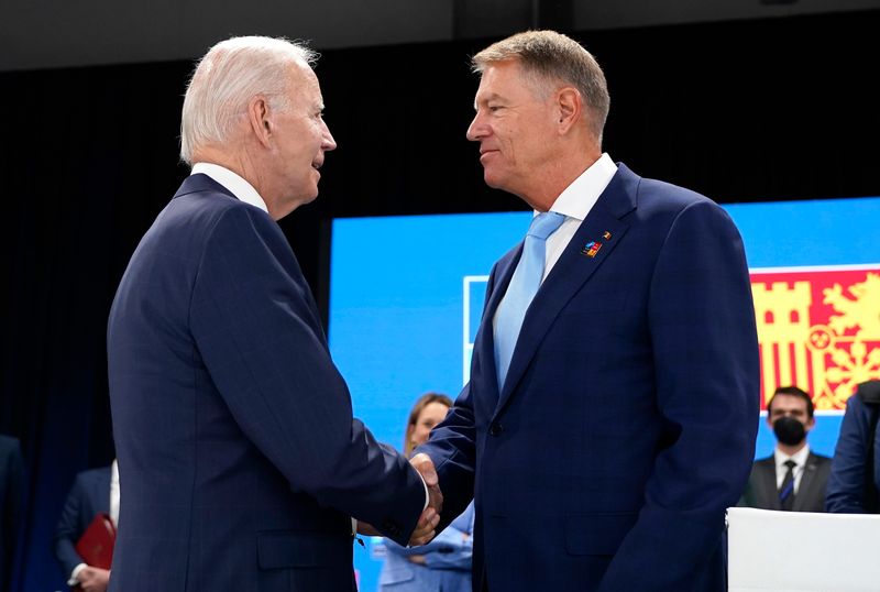 Klaus Iohannis, discuții cu Joe Biden despre șefia NATO