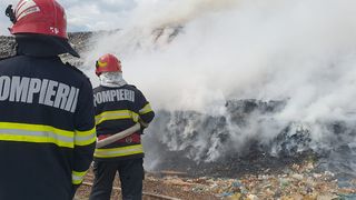 Incendiu groapă gunoi Galați