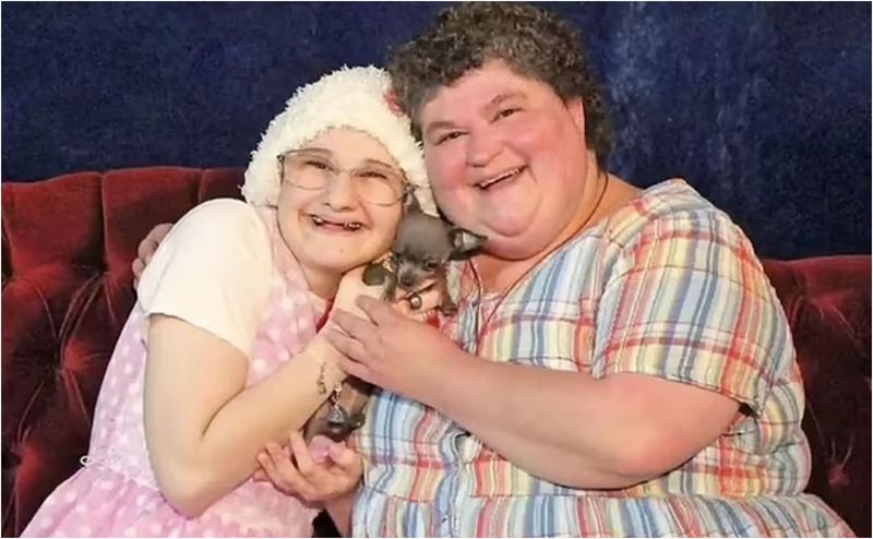 Rose Blanchard, în copilărie, alături de mama sa