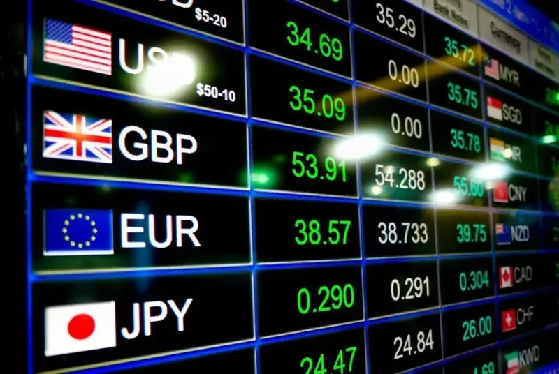 Cum va evolua cursul euro-leu în 2024