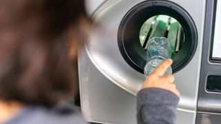 persoană care reciclează