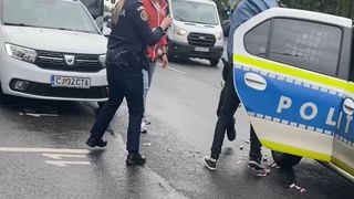 O polițistă din Cluj-Napoca a intervenit cu spray lacrimogen, dar a greșit ținta&nbsp;
