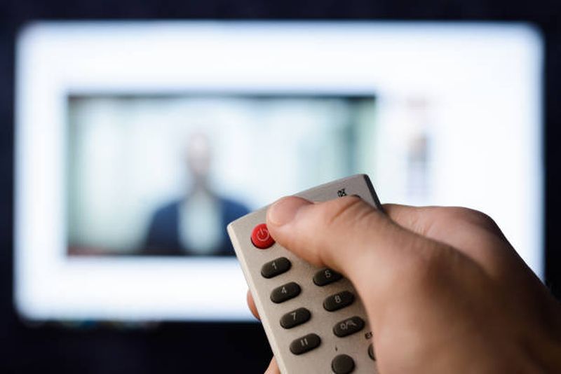 om care apasa pe telecomanda